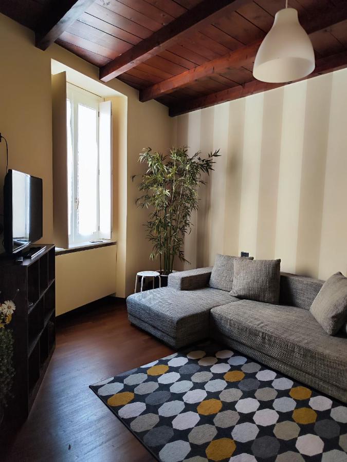 Daisy Apartment In Centro A Como Bagian luar foto